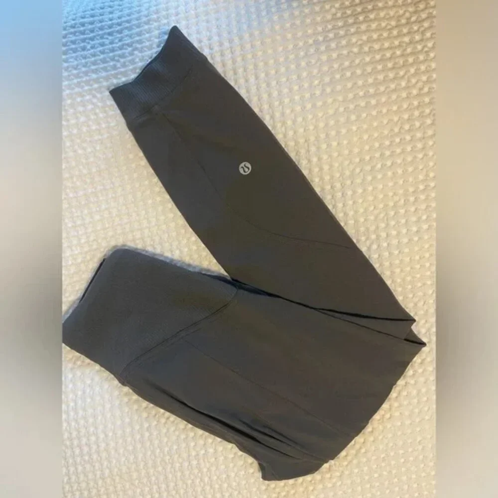 Lululemon Train Free High-Rise Crop 23" - Graphite Grey - Size 6 - Picture 5 of 7